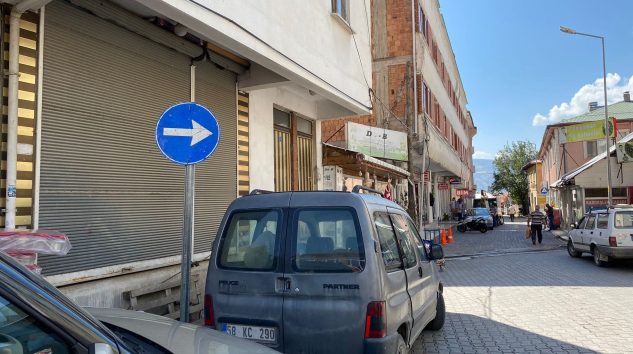 Trafik Çilesine Son: Koyulhisar BİM Sokağı Tek Yön Oldu!