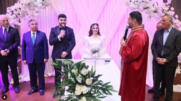 20 Şahitli ve 3 Bin Davetlinin Katıldığı Nikah Töreni