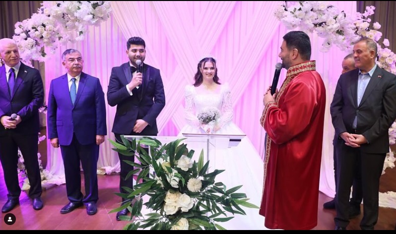 20 Şahitli ve 3 Bin Davetlinin Katıldığı Nikah Töreni