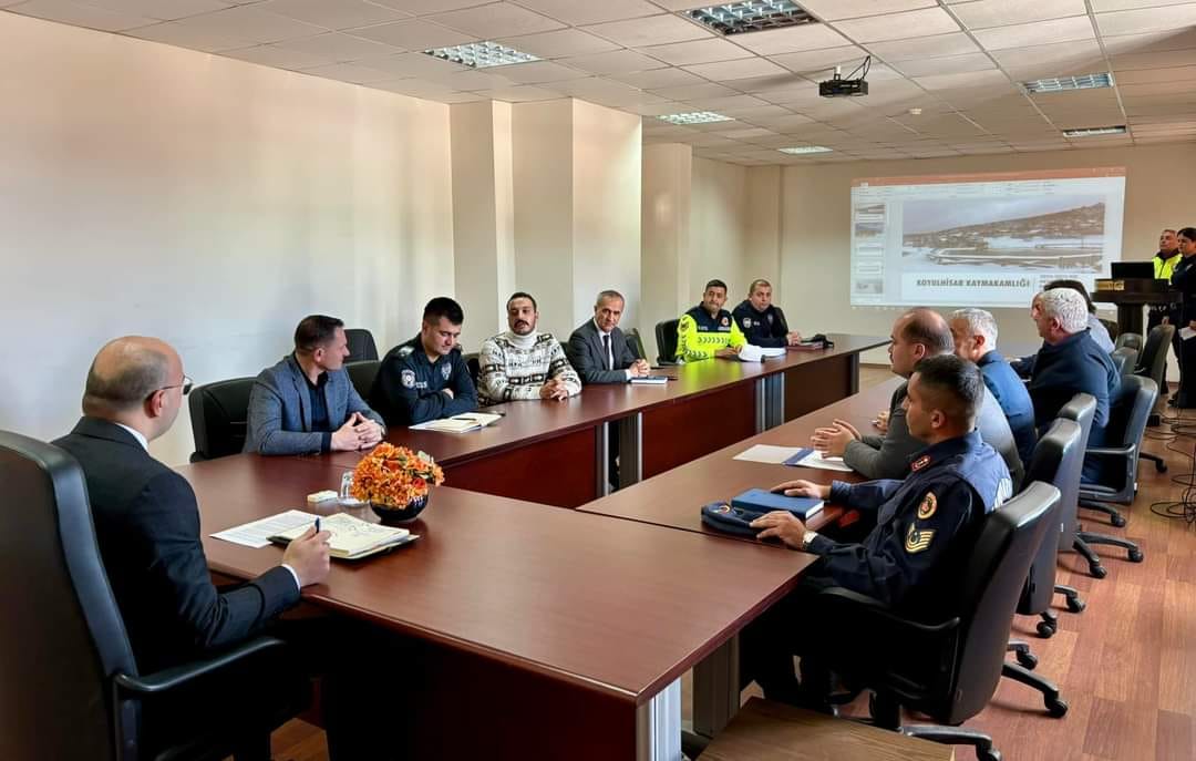 Koyulhisar’da Karla Mücadele Hazırlıkları Hız Kazandı