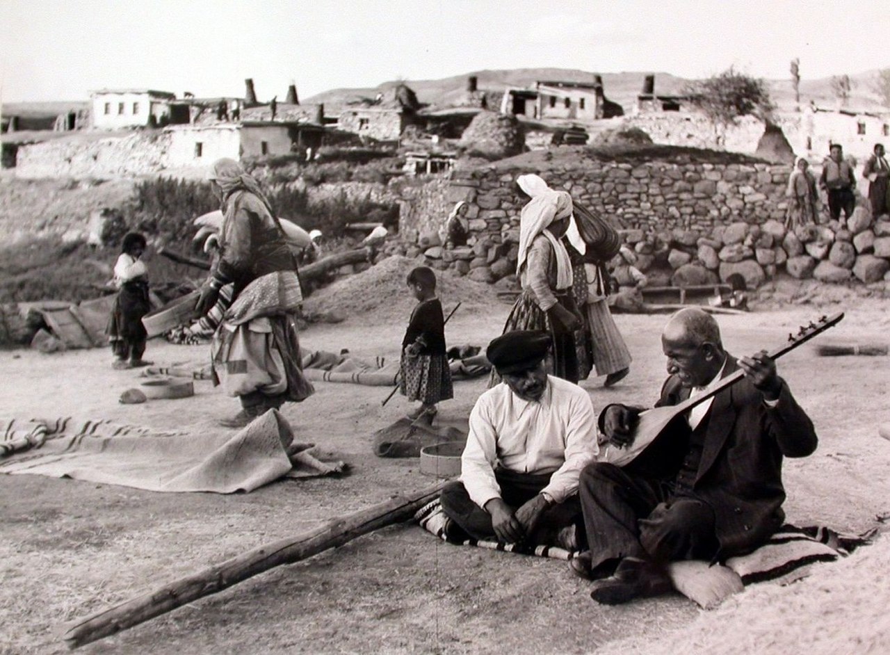 Âşık Veysel, gerçek adıyla Veysel Şatıroğlu